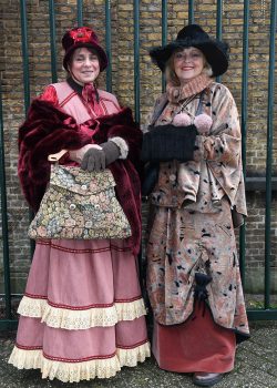 Kostuums - Dames van Elite